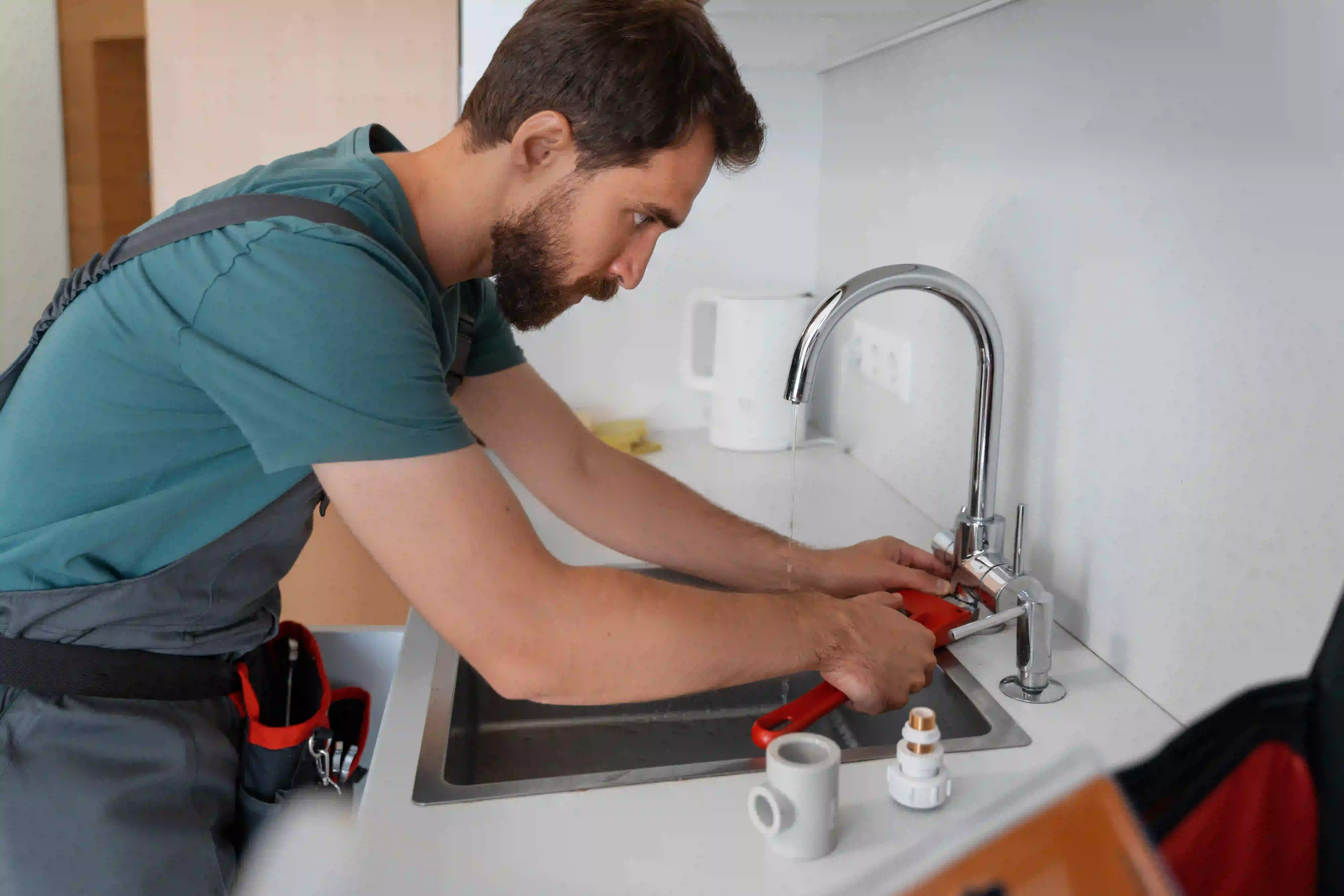 Mantenimiento y Reparaciones · Caribbean Construction